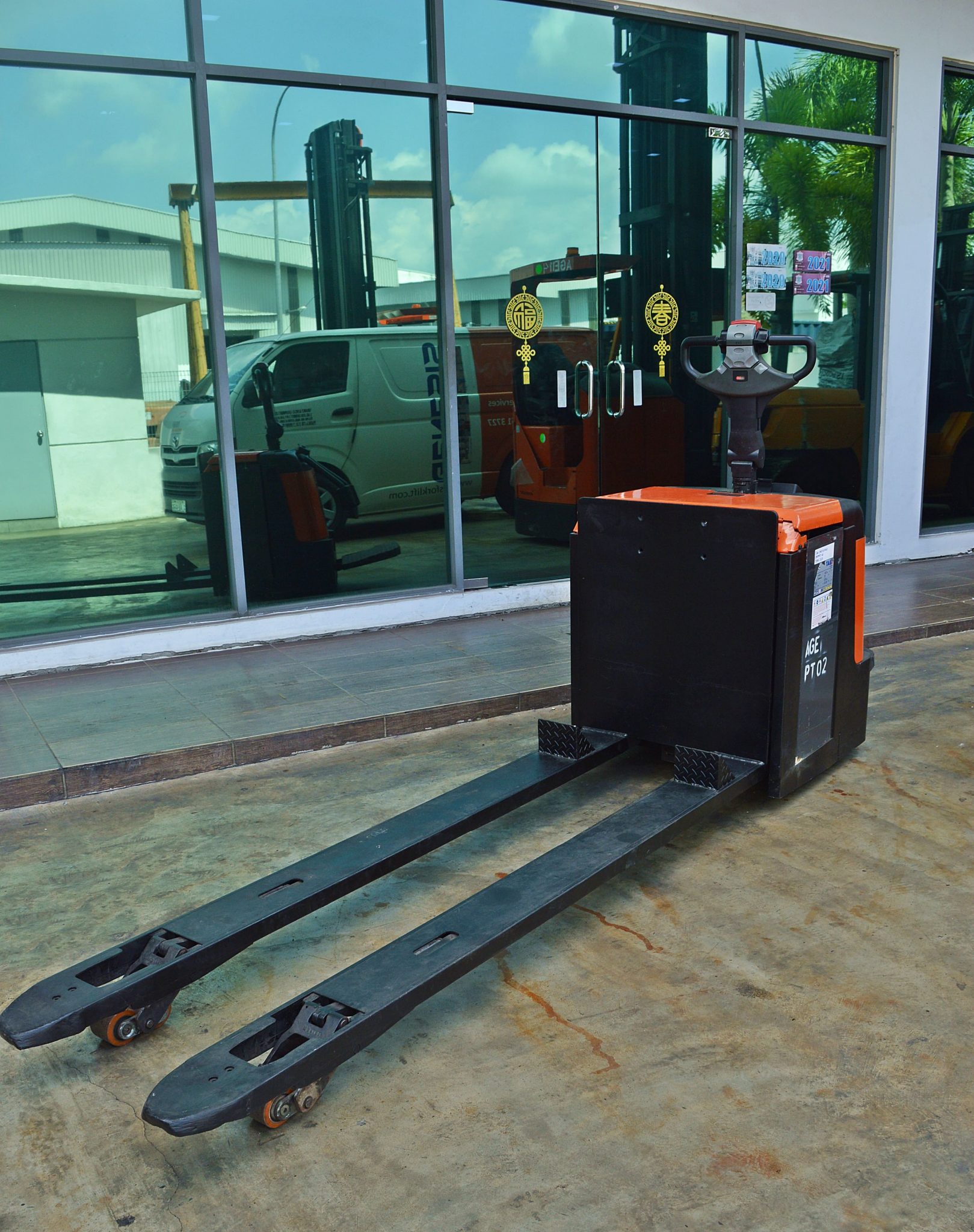 BT POWER PALLET TRUCK Advance Genesis Equipment